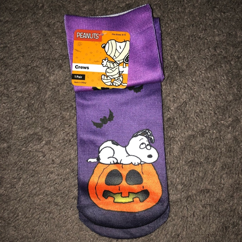 Peanuts Snoopy Halloween Crew Docks, New